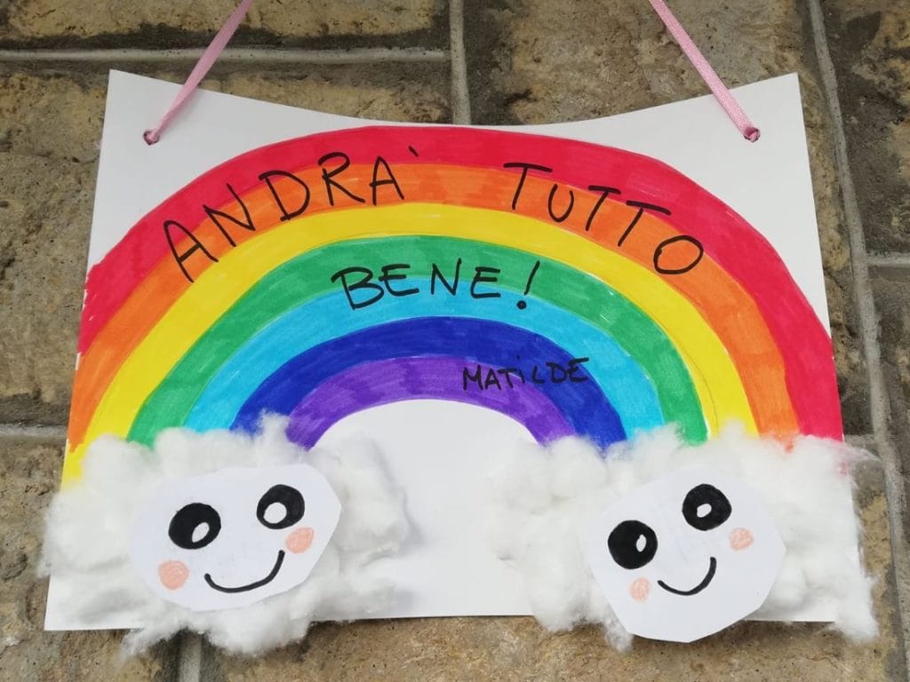 andrà tutto bene arcobaleno alle finestre significato